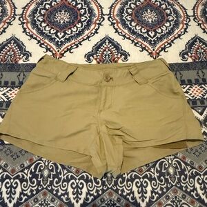 Columbia size 2 dark khaki Shorts